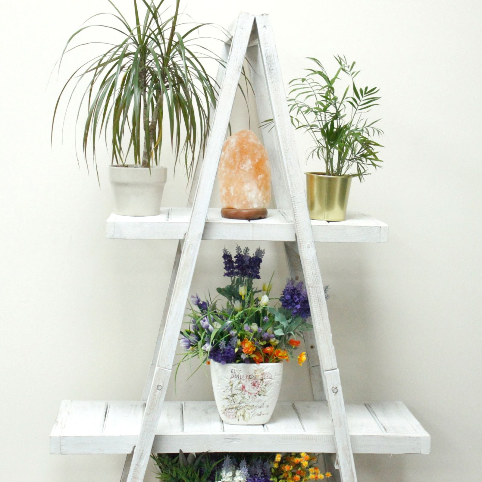 folding-a-frame-display-whitewash
