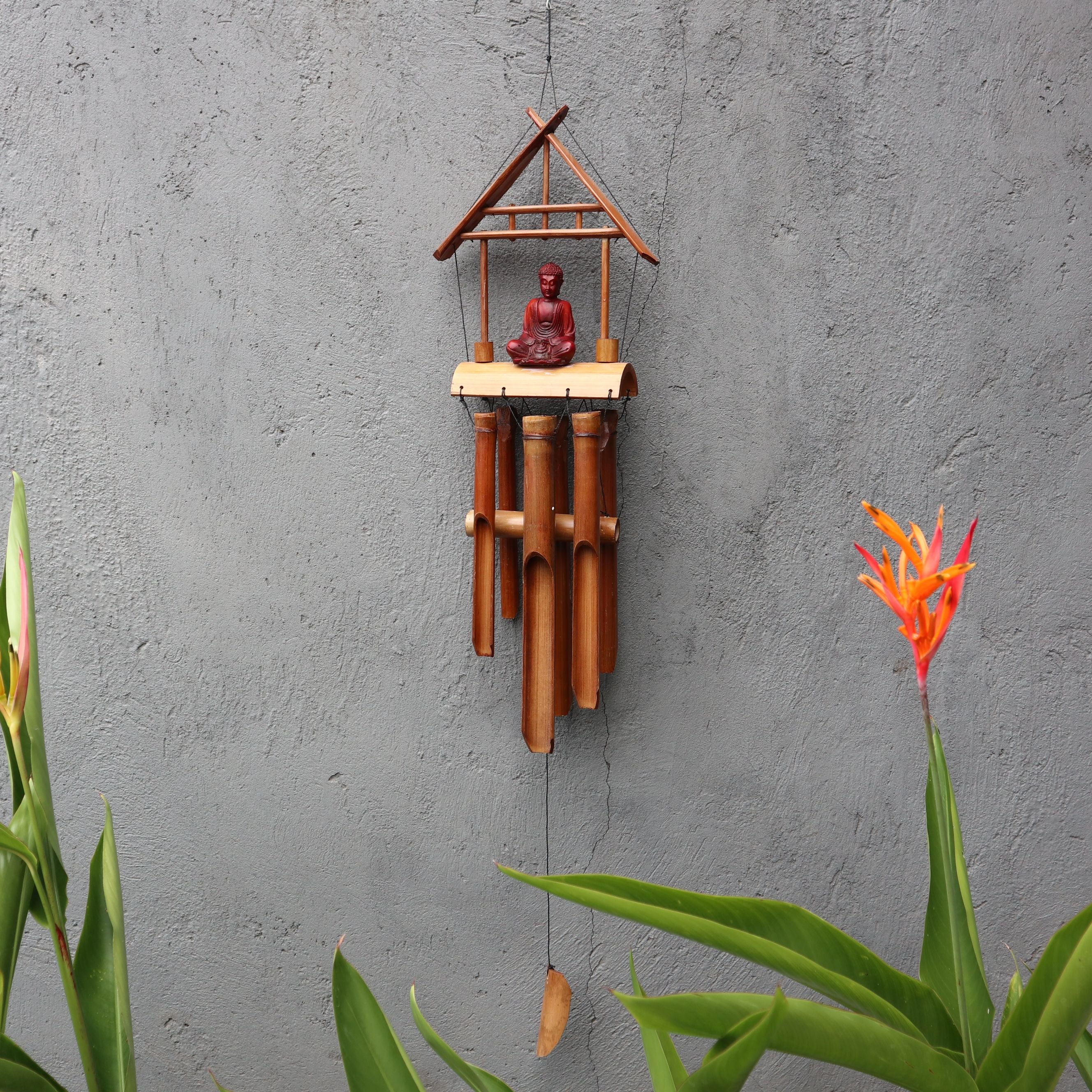🧘 Buddha Design – Symbol of peace, balance and mindfulness
🎵 6 Bamboo Tubes – Gentle, soothing sound with every breeze
🌿 Natural Bamboo Material – Eco‑friendly and durable
🏡 Indoor & Outdoor Use – Perfect for gardens, patios and terraces
🌬️ Lightweight & Easy to Hang – Ready to use, no tools required
🎁 Unique Gift Idea – Ideal for meditation, yoga and nature lovers